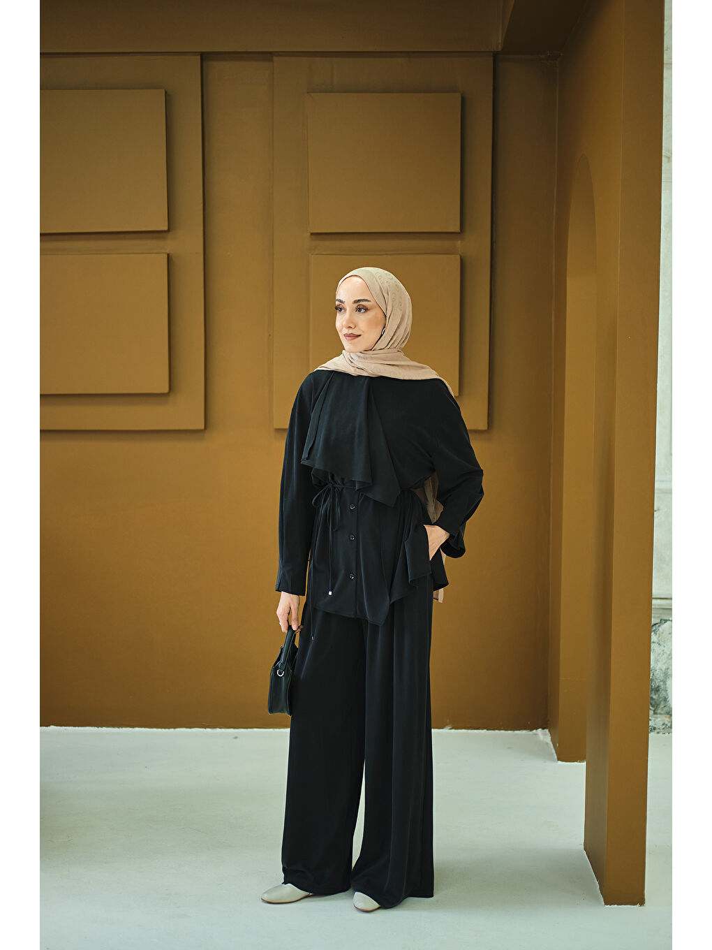 Kadın Omuzdan Volanlı Takım Siyah-2