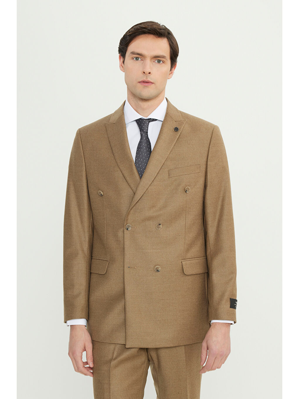 Kahverengi Erkek Camel Yünlü Slim Fit Dar Kesim Kırlangıç Yaka Kapak Cepli Kruvaze Takım Elbise