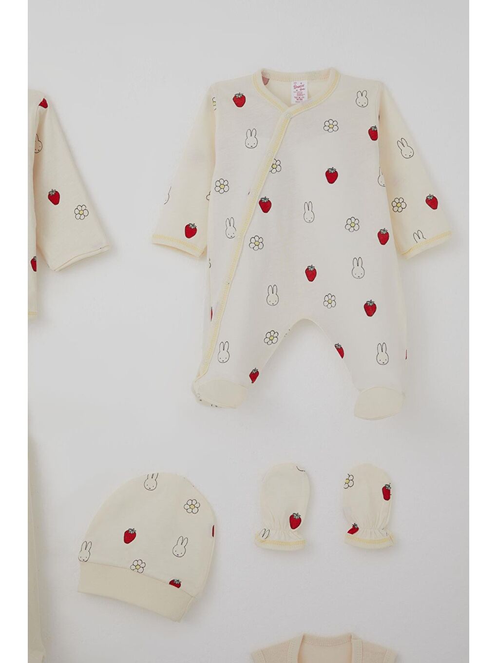 Kız Bebek Hastane Çıkışı 8 Li Sevimli Tavşancık & Çilek Desenli Ekru (0-3 Ay)-3