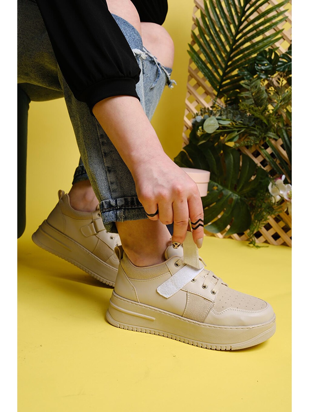 Kahverengi Fallon Bantlı Bağcıklı Kalın Taban Air Kadın Sneaker-1
