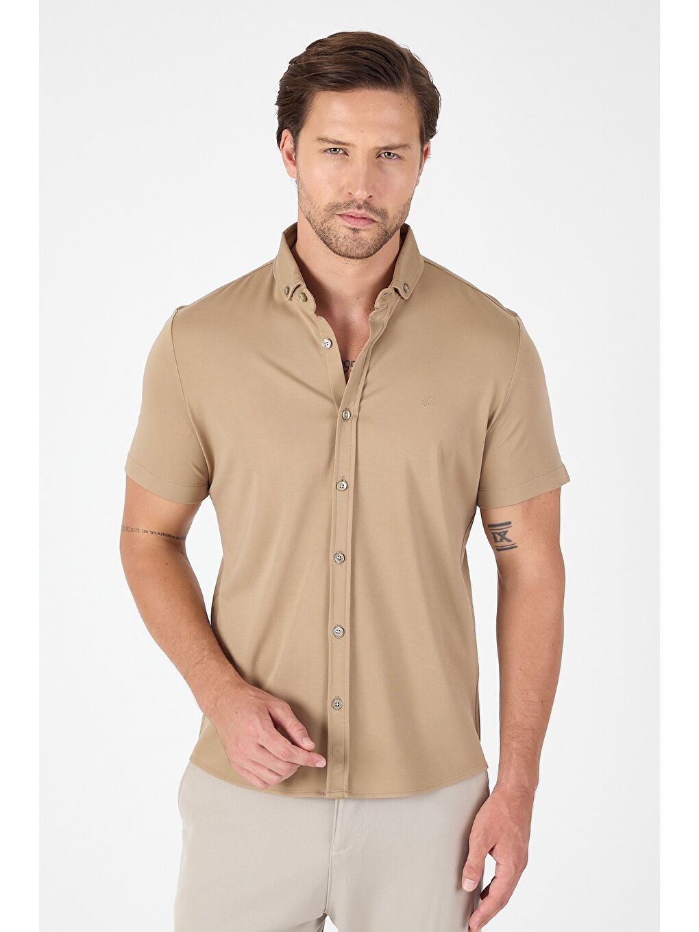 Koyu Bej Kısa Kol Düğmeli Yaka Cepsiz Performans Ürün Slim Fit Büyük Beden Gömlek 1004250256-4