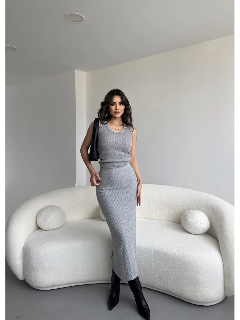 Kadın Gri Triko Crop Uzun Yırtmaçlı Etek Takım HZL25W-ZK1991-1