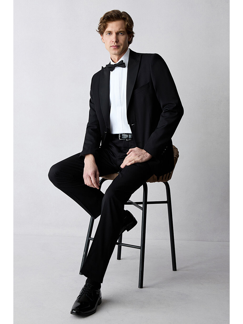 Siyah 6 Drop Regular Fit Standart Kesim Sivri Yaka Smokin & Damatlık