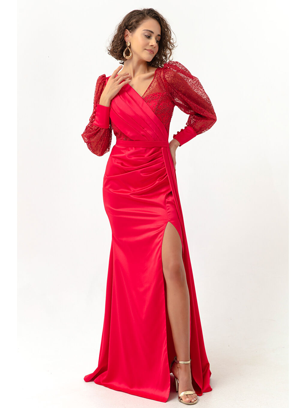 Kadın Kırmızı Kruvaze Yaka Simli Uzun Saten Abiye Elbise