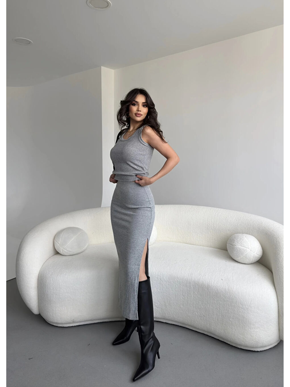 Kadın Gri Triko Crop Uzun Yırtmaçlı Etek Takım HZL25W-ZK1991-2