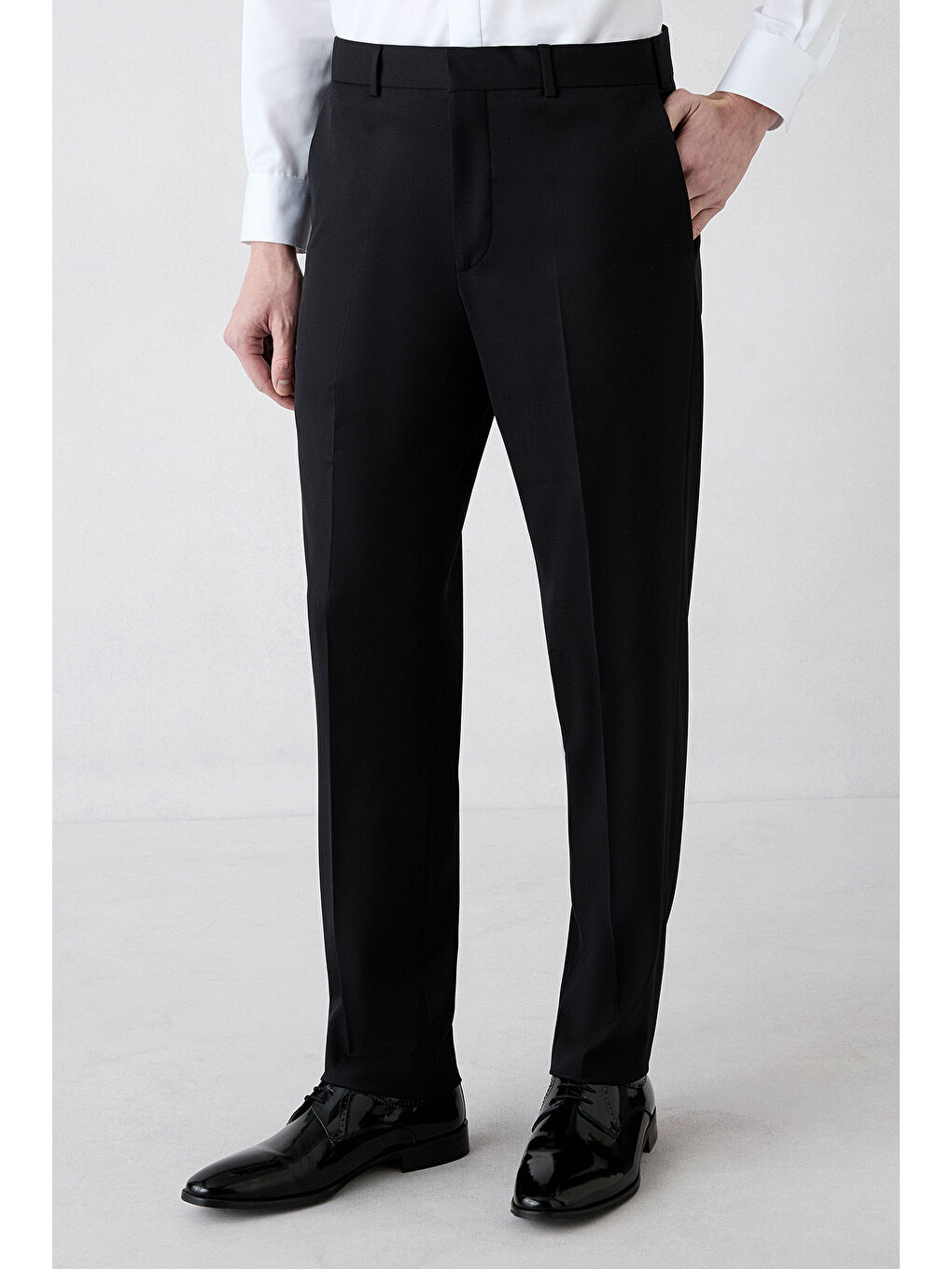 Siyah 7 Drop Slim Fit Dar Kesim Sivri Yaka Smokin & Damatlık-4