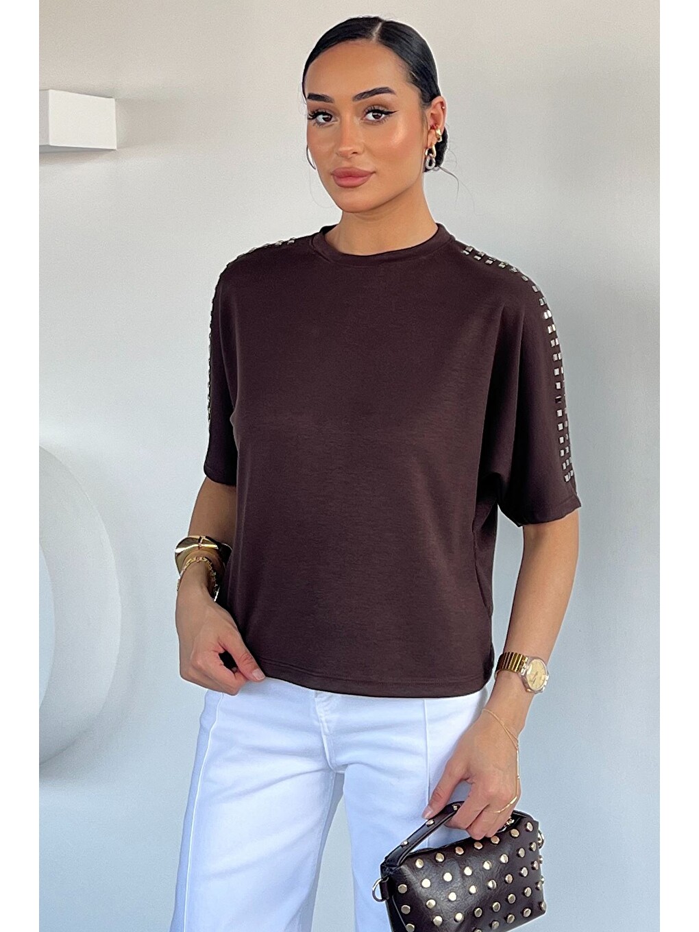 Kahverengi Kadın Omuzlar Metal Taşlı Oversize Bluz-1
