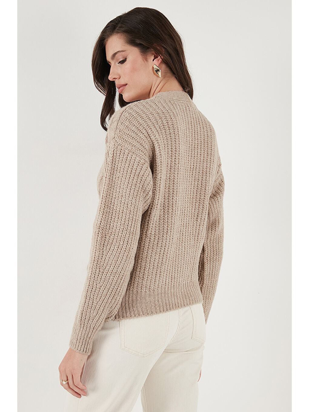 Bej Premium Regular Fit V Yaka Fiyonk Bağlama Detaylı Örgü Desenli Triko Hırka 680KZ1947-6