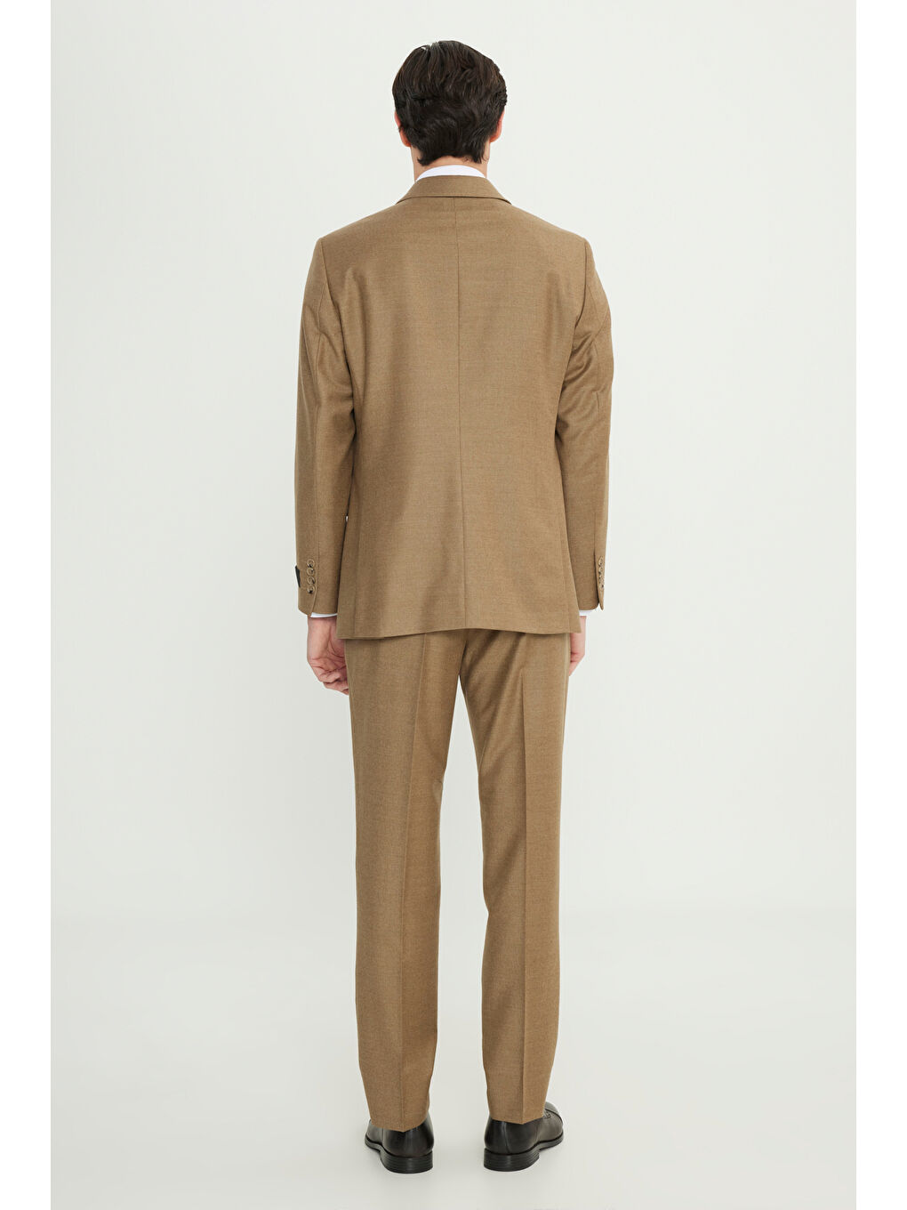 Kahverengi Erkek Camel Yünlü Slim Fit Dar Kesim Kırlangıç Yaka Kapak Cepli Kruvaze Takım Elbise-5