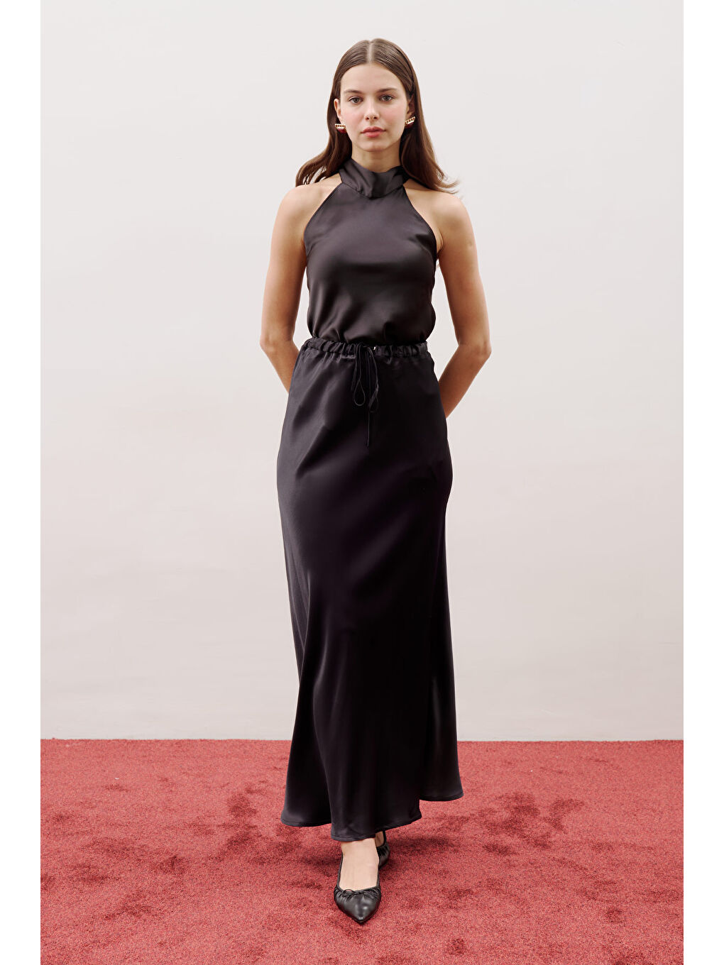 Bel Ayarlamalı Saten Etek Siyah-1