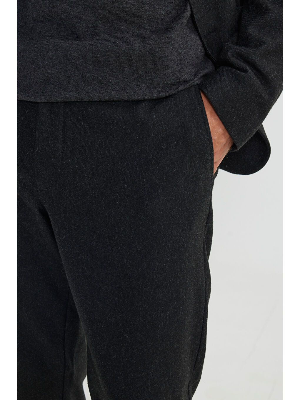 Erkek Antrasit Yünlü Slim Fit Dar Kesim Mono Yaka Beli Bağlamalı Diagonal Desenli Takım Elbise-5