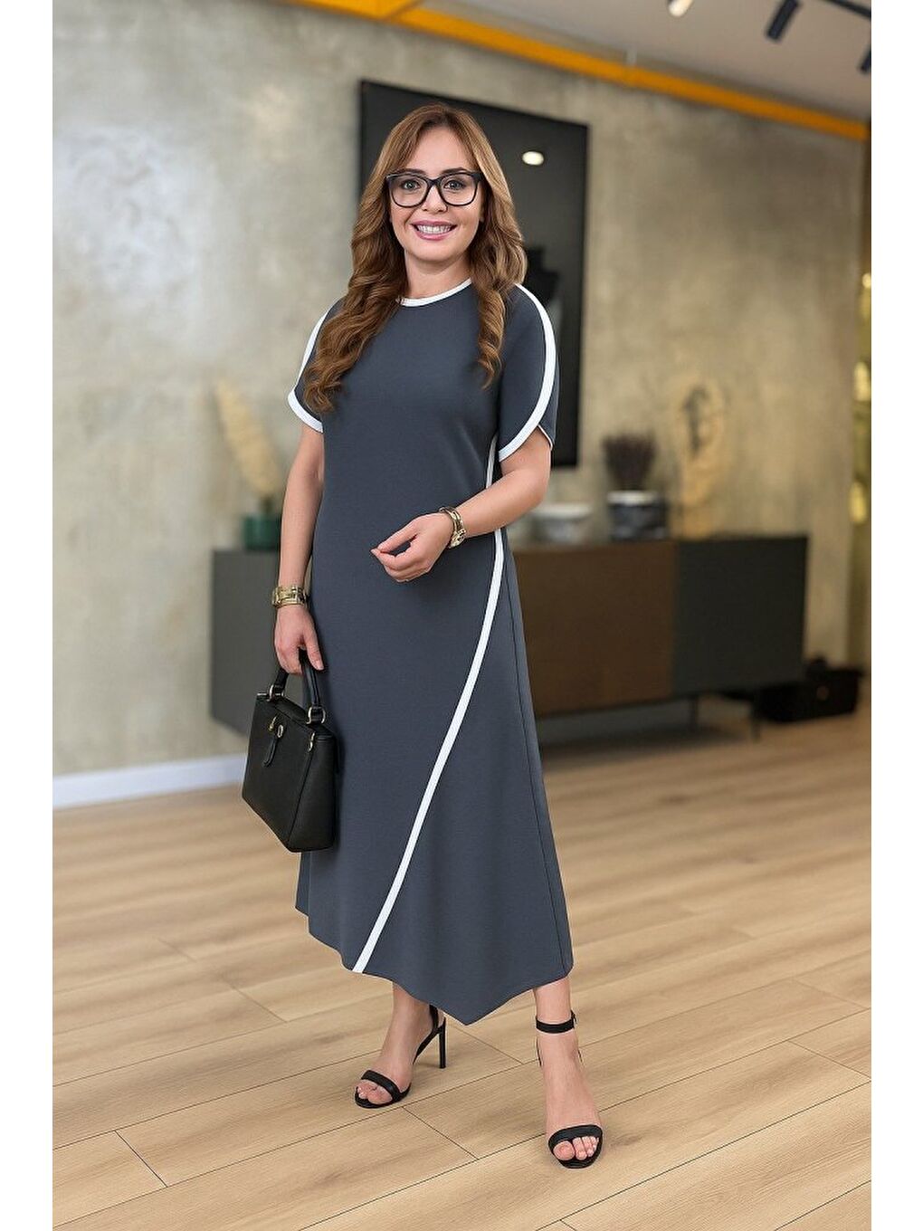 Gri Kadın Kısa Kollu Bisiklet Yaka çift şerit Renk Detaylı Asimetrik Kesim Viskon Iki Iplik Elbise