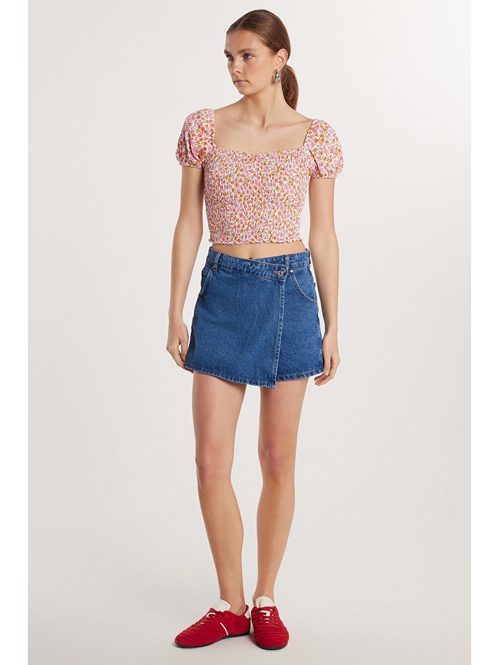 Pembe Kadın Slim Fit Lastikli Kısa Kol Kare Yaka Bluz-1