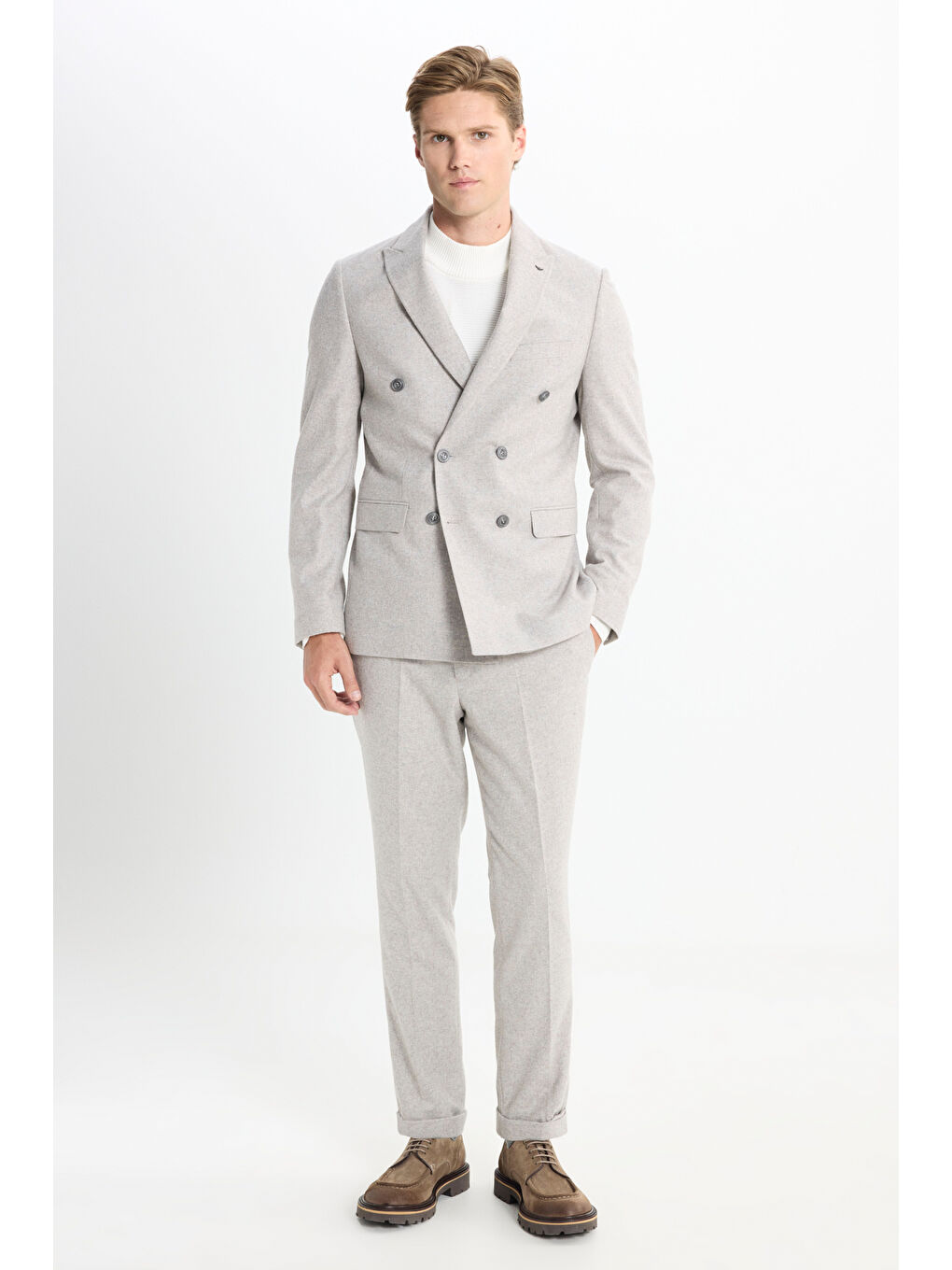 Bej Erkek Taş Yünlü Slim Fit Dar Kesim Kırlangıç Yaka Kapak Cepli Kruvaze Takım Elbise-1