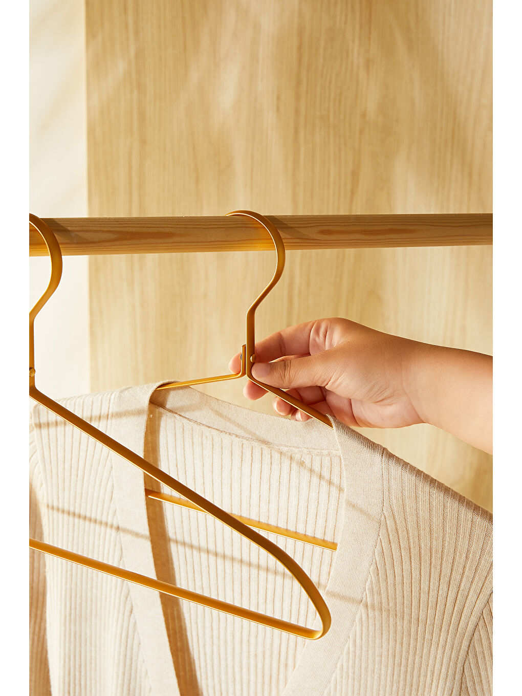 Sarı 2'li Altın Renk Metal Giysi Askısı 21.5 x 42 x 1 cm-1