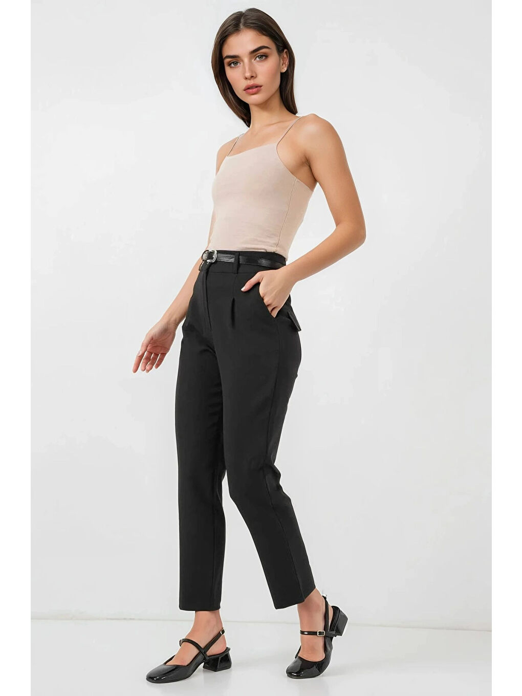 Kadın Siyah Yüksel Bel Kemerli Kumaş Pantolon HZL25S-BD167251-1