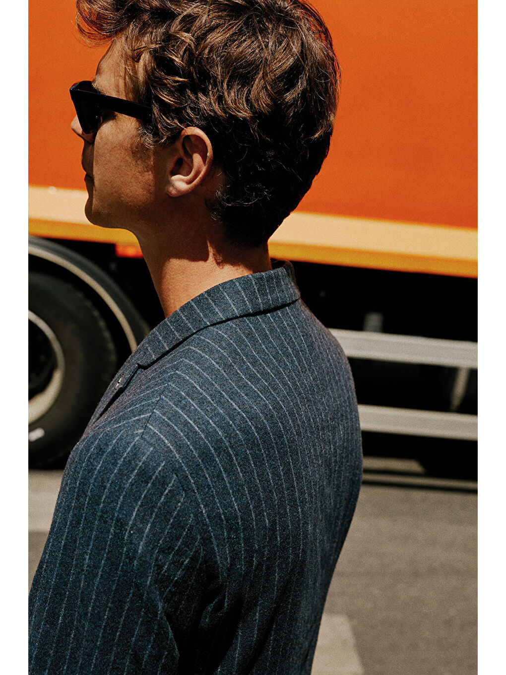 Erkek Mavi Yünlü Sıcak Tutan Slim Fit Dar Kesim Kırlangıç Yaka Kapak Cepli Çizgili Takım Elbise-4