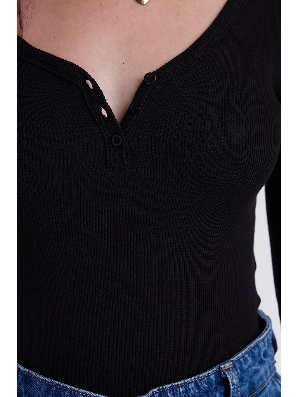 Kadın Slim Fit Dar Kesim Pamuklu V Yaka Siyah Bluz-2
