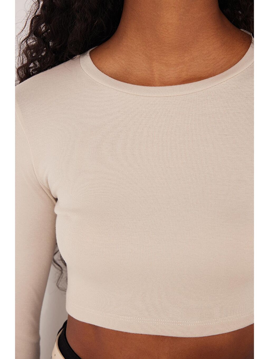 Bej Kadın Slim Fit Modal Kumaş Pamuklu Bisiklet Yaka Taş Bluz-2