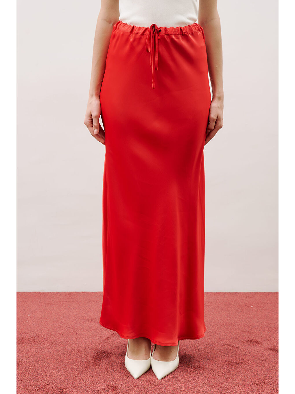 Bel Ayarlamalı Saten Etek Kırmızı-3