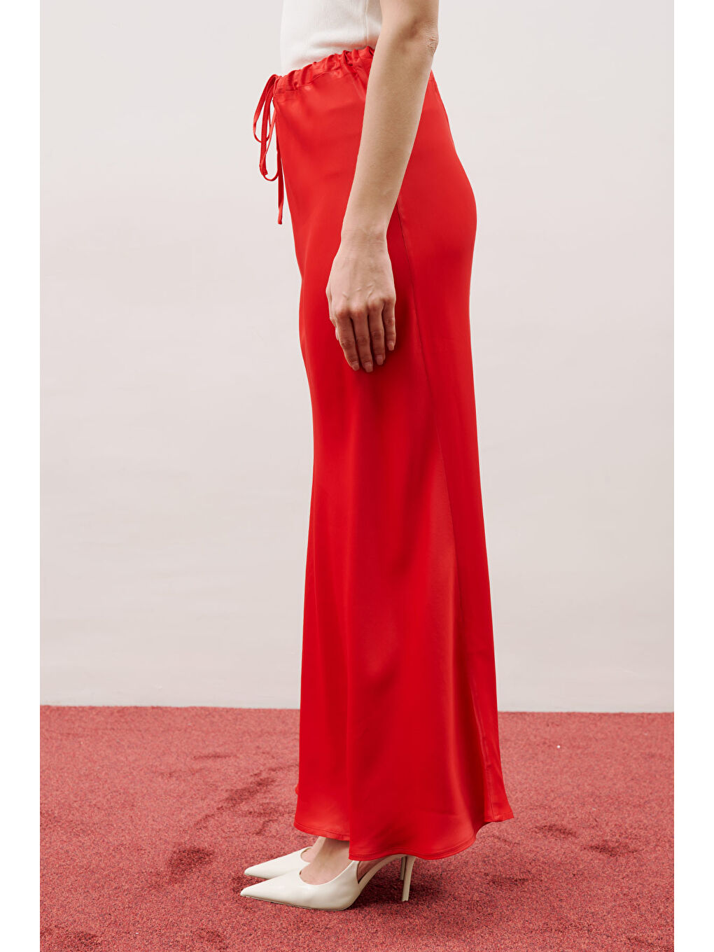 Bel Ayarlamalı Saten Etek Kırmızı-4