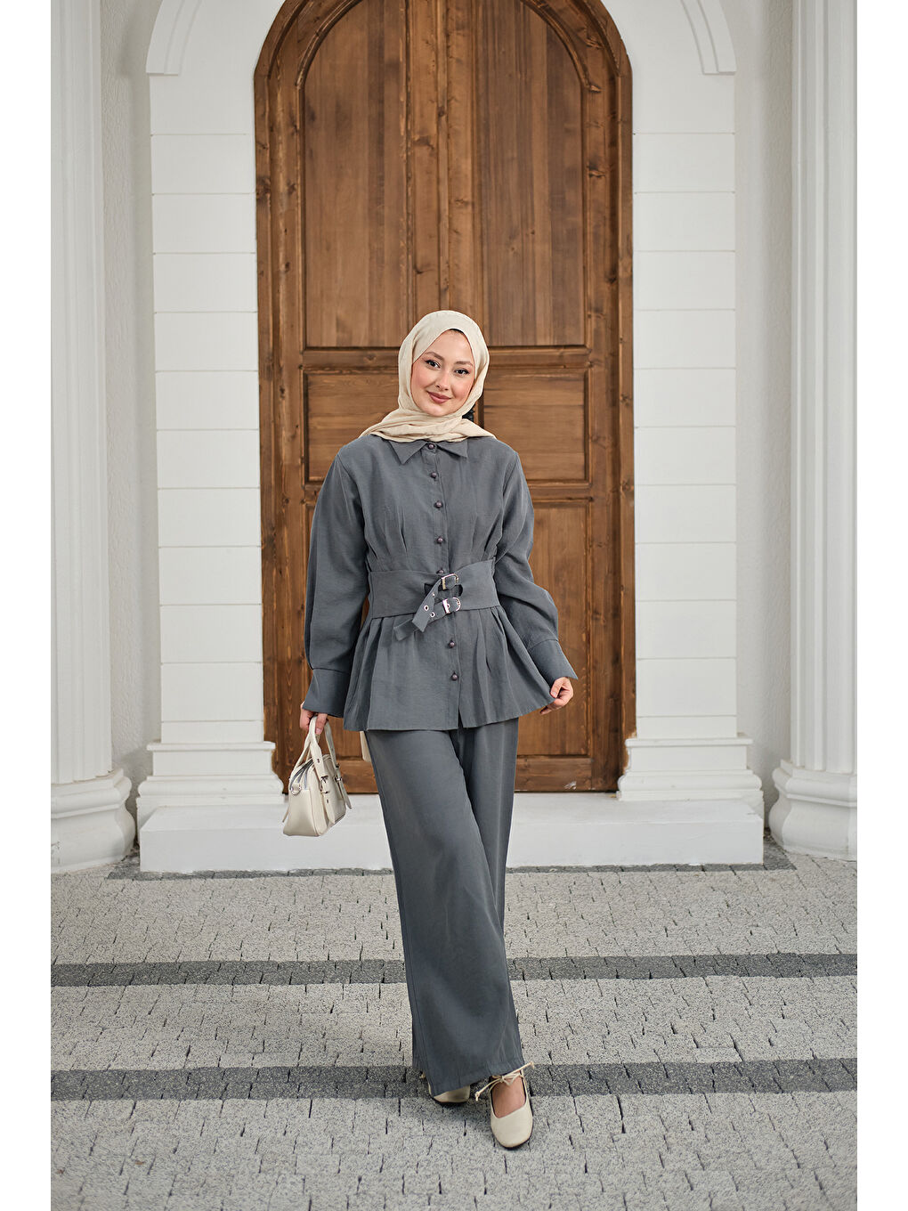 Kadın Beli Pile Detay İki Kemerli Gömlek Yaka Takım Gri