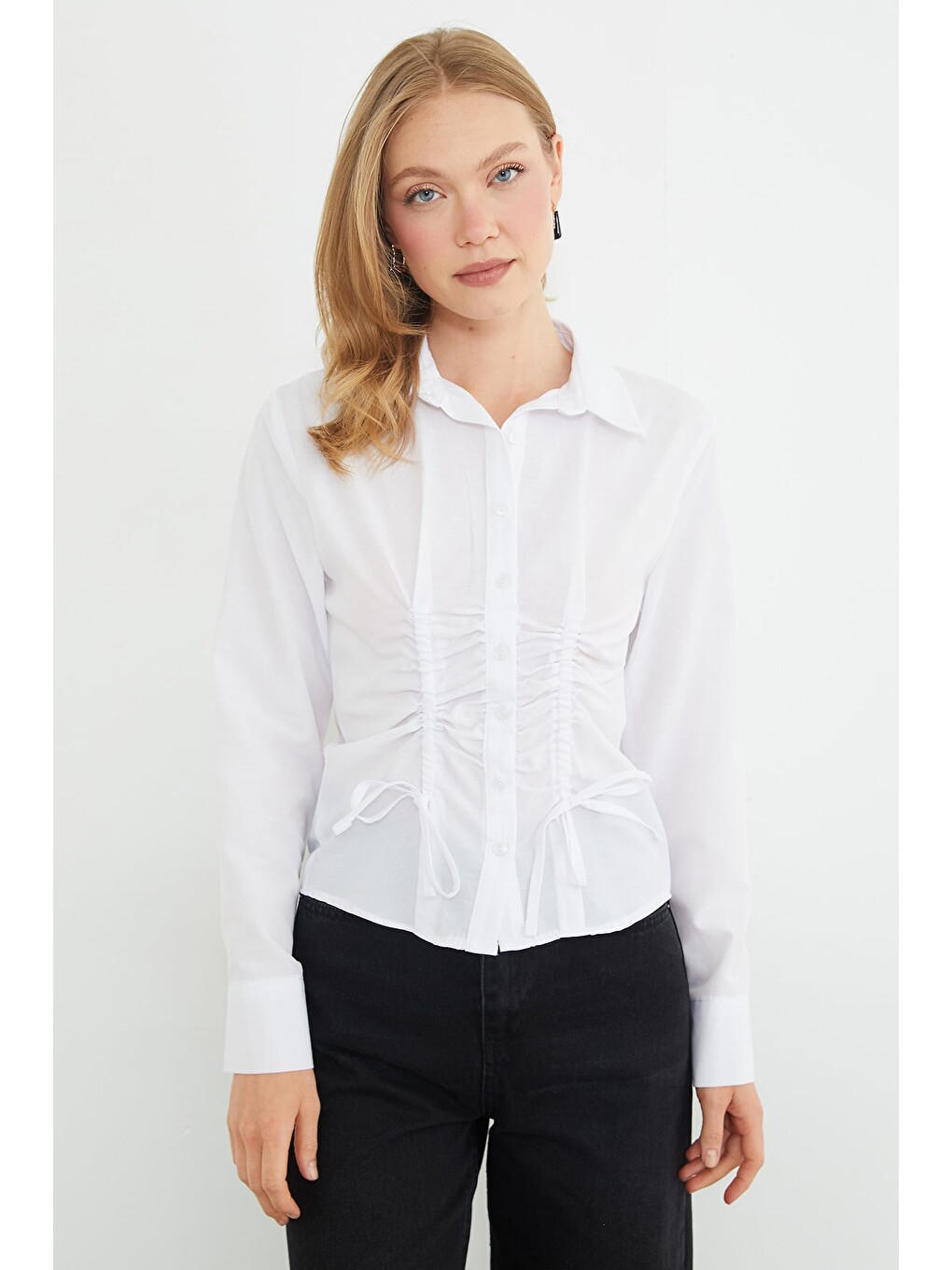 Beyaz Önü Büzgülü Slim Fit Gömlek-1