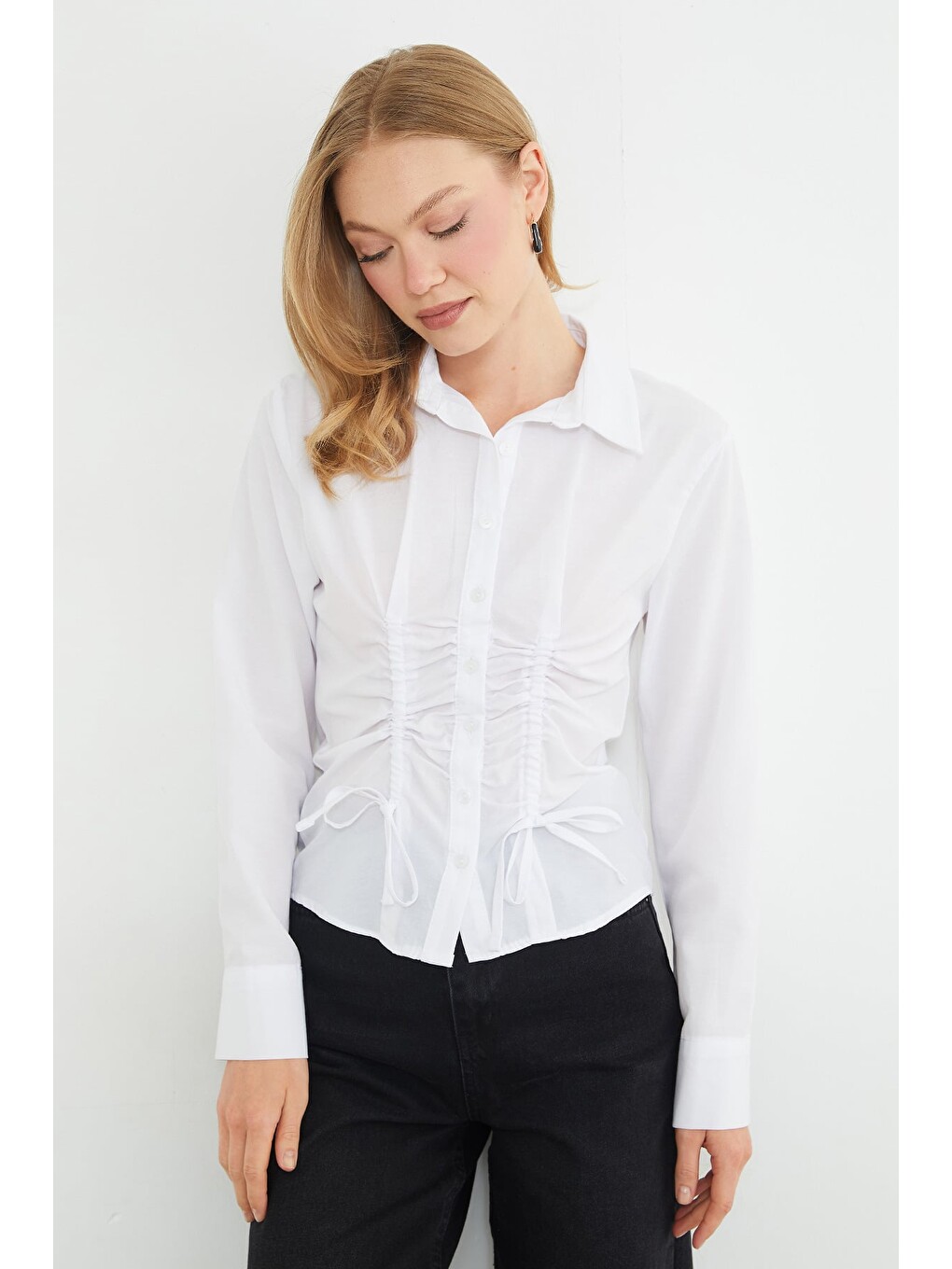 Beyaz Önü Büzgülü Slim Fit Gömlek-2