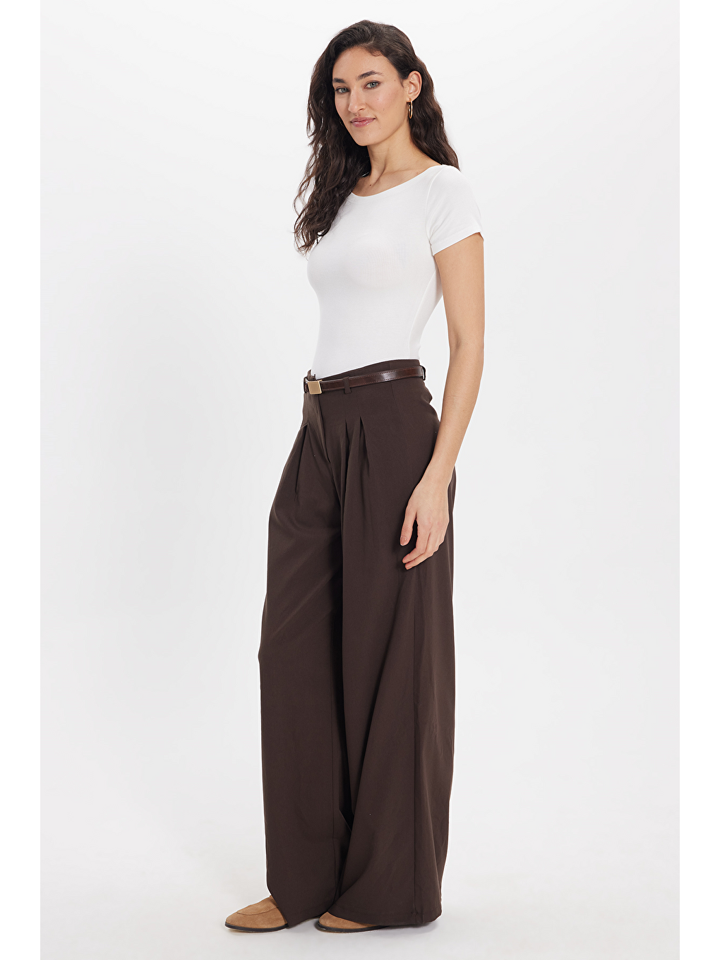 Kadın Slim Fit Dar Kesim Pamuklu Yumuşak Dokulu Kısa Kollu Kayık Yaka Beyaz Tişört-1