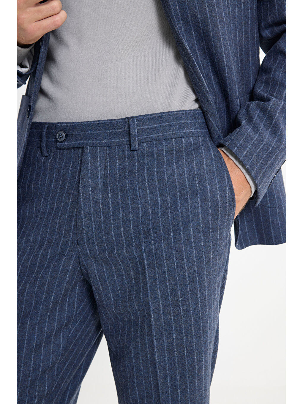 Erkek Mavi Yünlü Sıcak Tutan Slim Fit Dar Kesim Kırlangıç Yaka Kapak Cepli Çizgili Takım Elbise-6