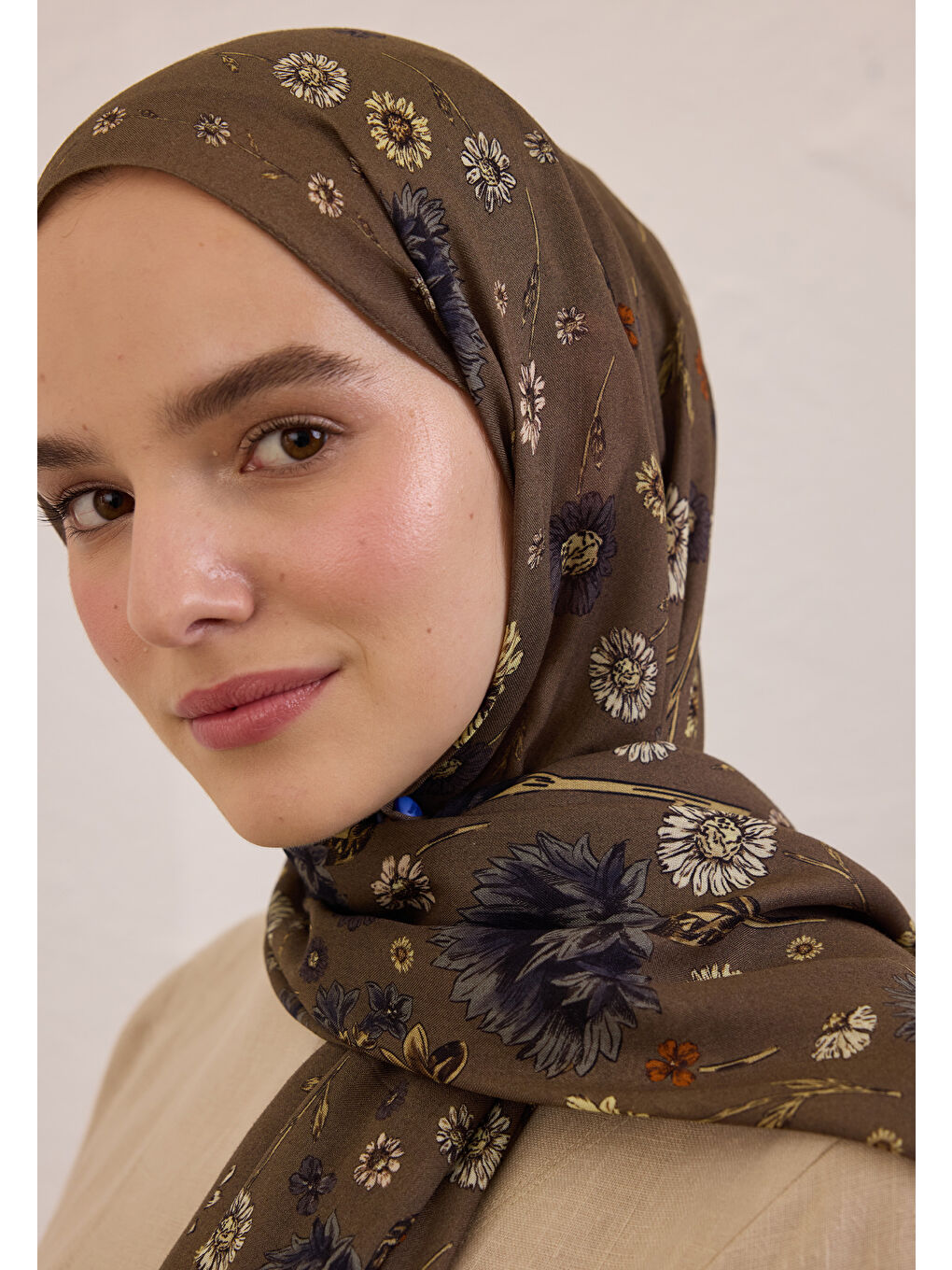 Bej BLOOMING DAHLIA DESEN RAMİ ŞAL VİZON-2