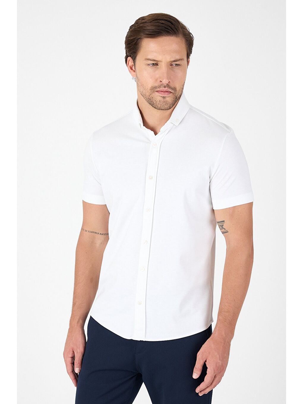Beyaz Kısa Kol Düğmeli Yaka Cepsiz Performans Ürün Slim Fit Büyük Beden Gömlek 1004250256-4