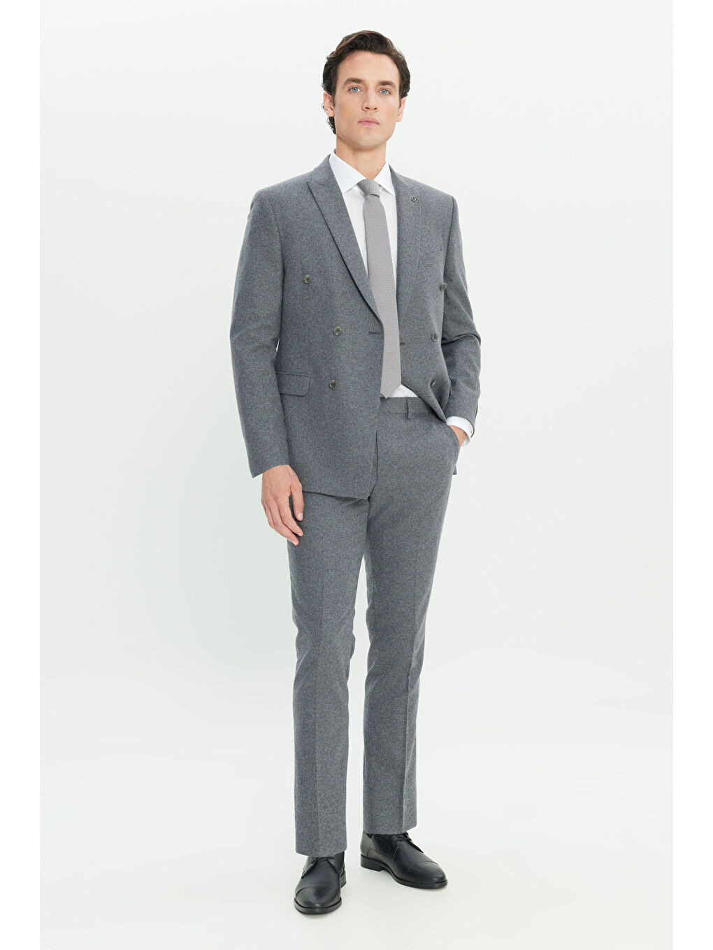 Erkek Gri Yün Slim Fit Dar Kesim Kırlangıç Yaka Kapak Cepli Kruvaze Takım Elbise-3