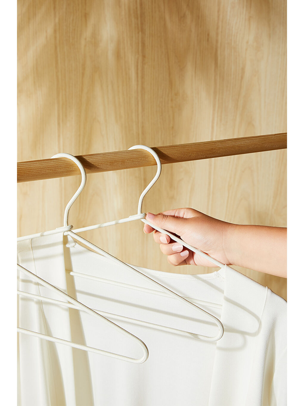 3'lü Ekru Renk Kumaş Kaplı Metal Giysi Askısı 21.5 x 42 x 0.5 cm-1
