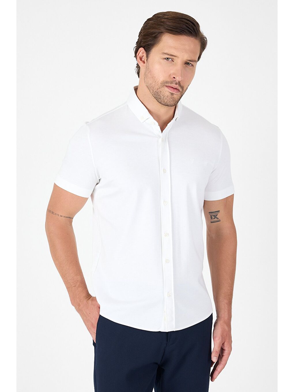 Beyaz Kısa Kol Düğmeli Yaka Cepsiz Performans Ürün Slim Fit Büyük Beden Gömlek 1004250256-1