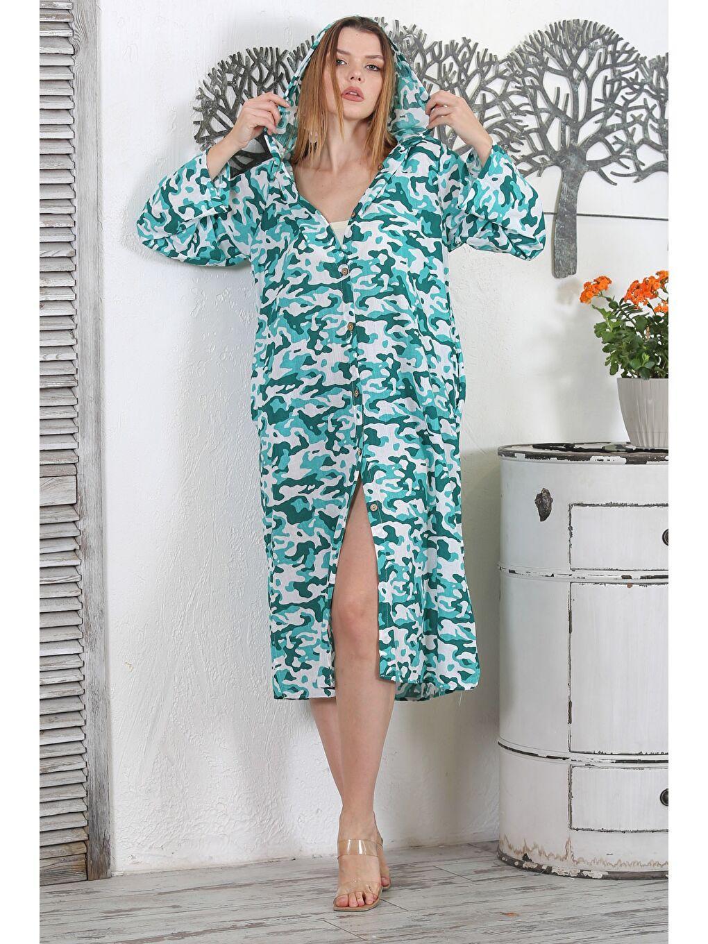 Yeşil Kapüşonlu Uzun Kol Kamuflaj Düğmeli Gizli Cepli Dokuma Casual Elbise-1