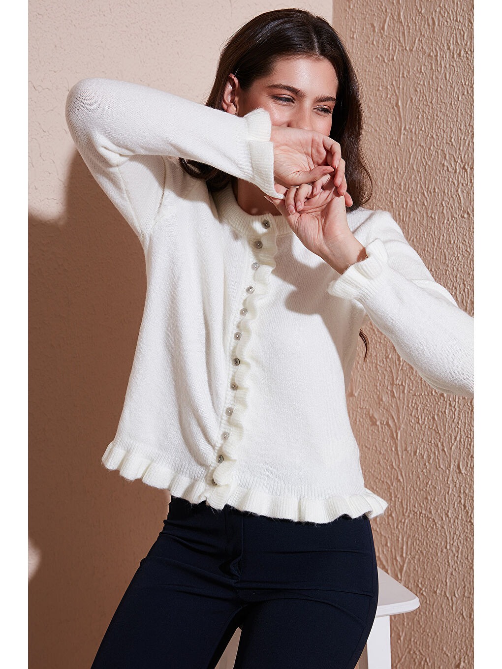 Ekru Premium Pile Detaylı Regular Fit Yuvarlak Yaka Kadın Triko Hırka 680HI00038-1