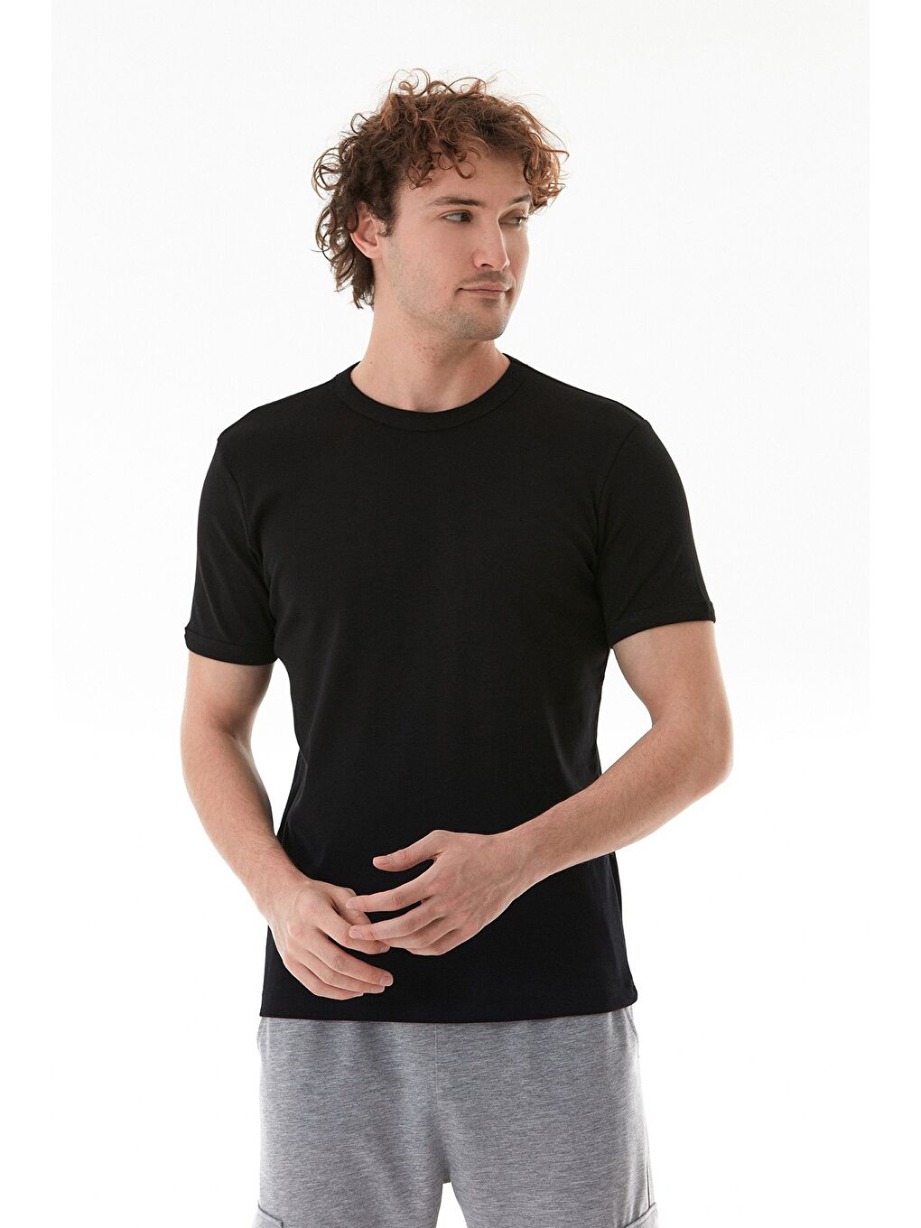 Siyah Basic Bisiklet Yaka Ribanalı Tişört