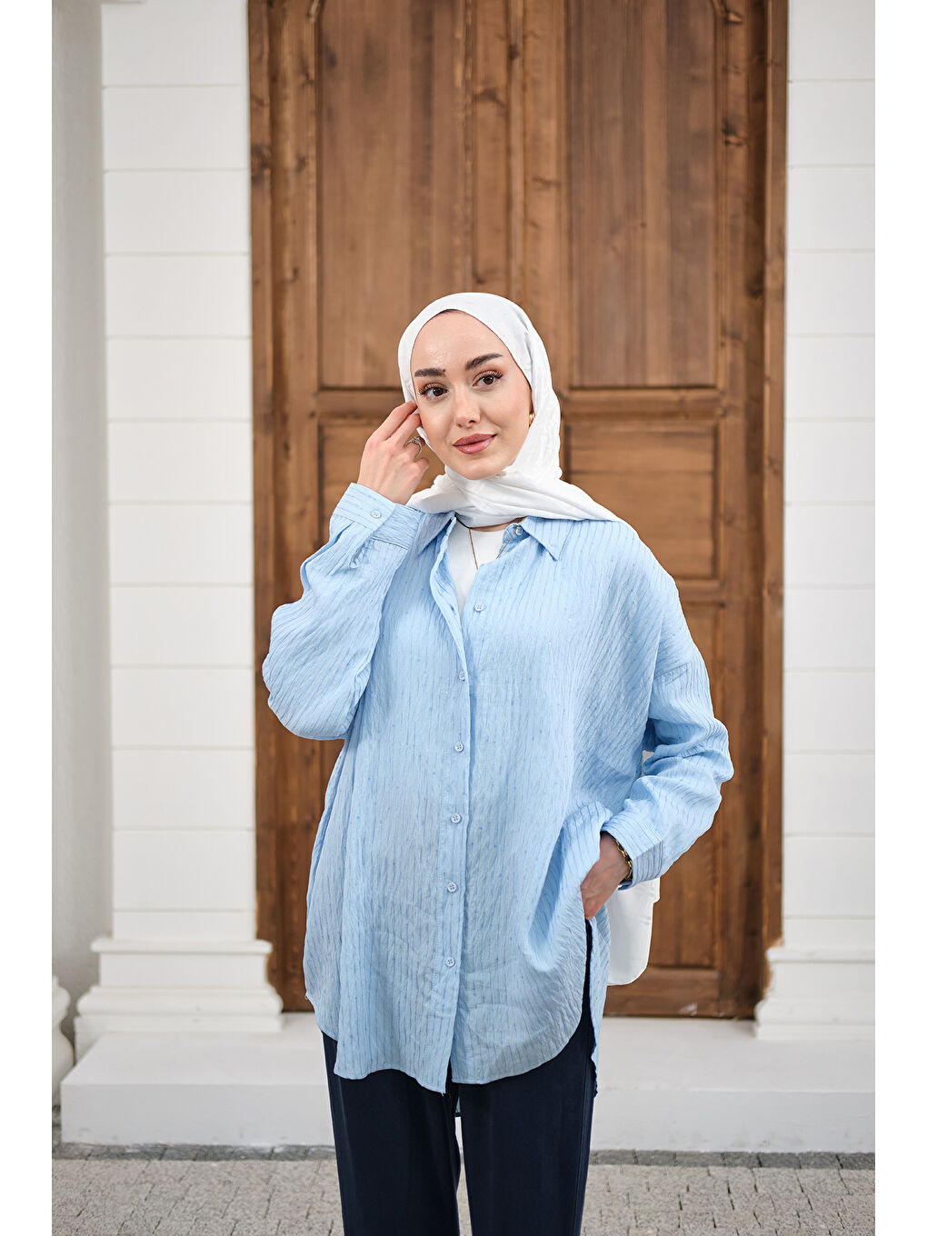 Kadın Pul Detaylı Kendinden Desen Gömlek Açık Mavi-3