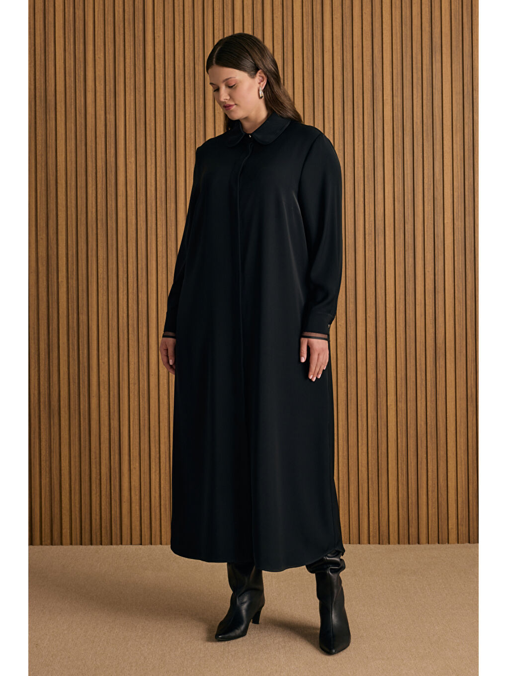 Siyah Yaka ve Kol Ucu Organze Detaylı Ferace