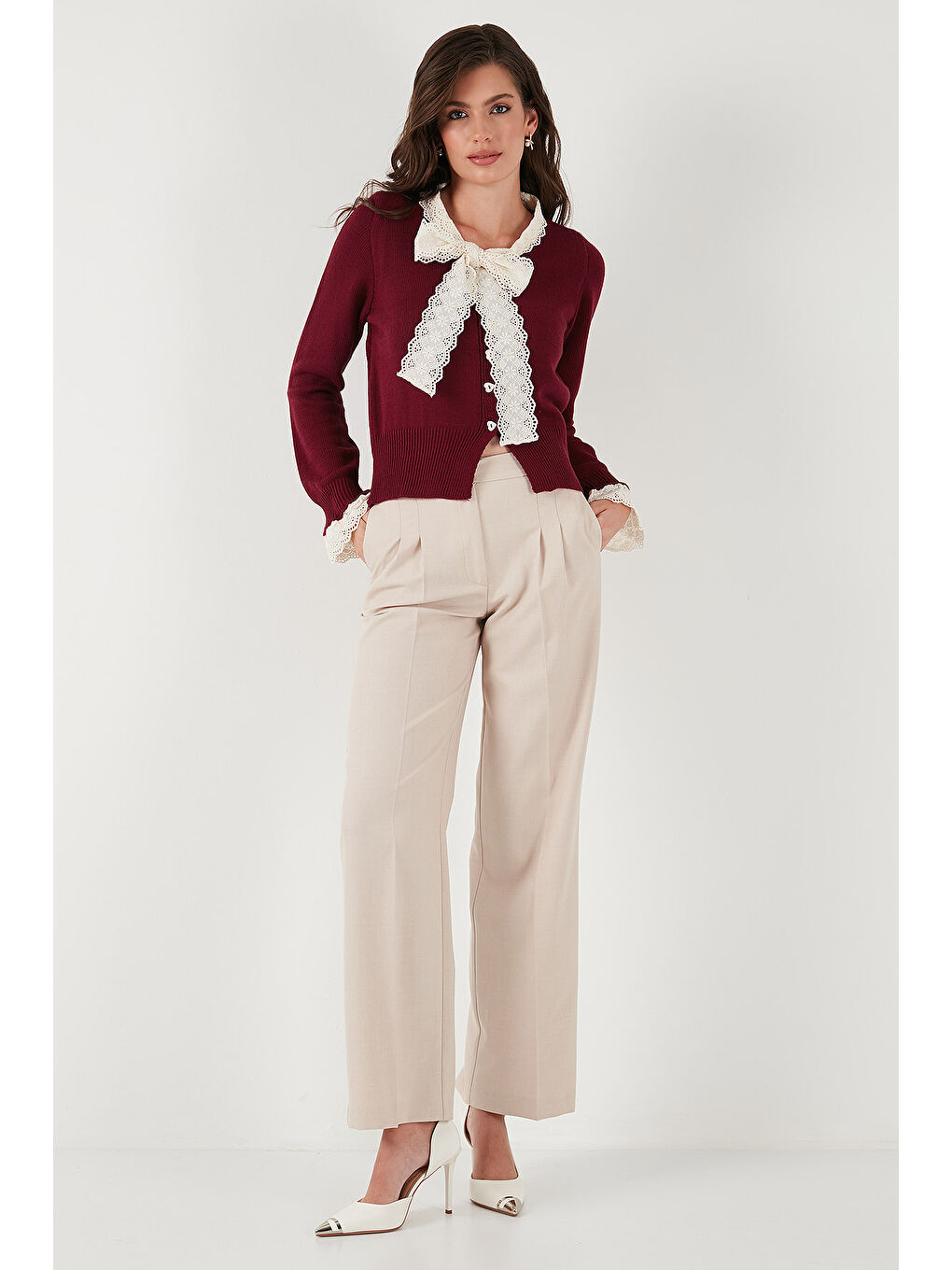 Bordo Premium Dantelli Bağlamalı Yaka Regular Fit Düğmeli Kadın Triko Hırka 680HI00251-2