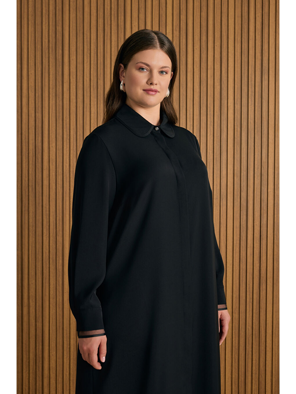 Siyah Yaka ve Kol Ucu Organze Detaylı Ferace-3