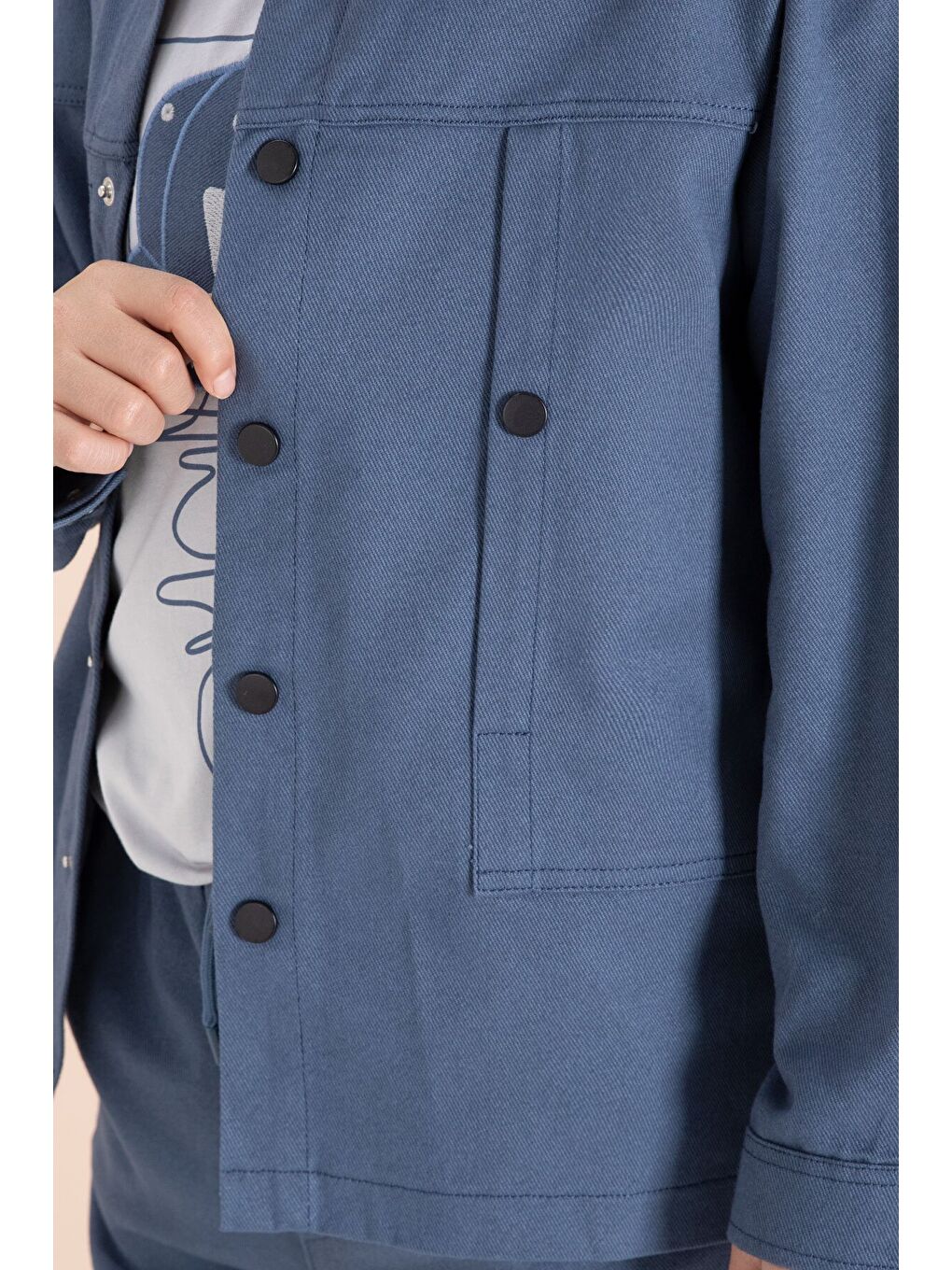 Mavi Kargo Cepli Jean Ceketli ve Pantolonlu Erkek Çocuk Tişörtlü 3lü Takım 23536-4