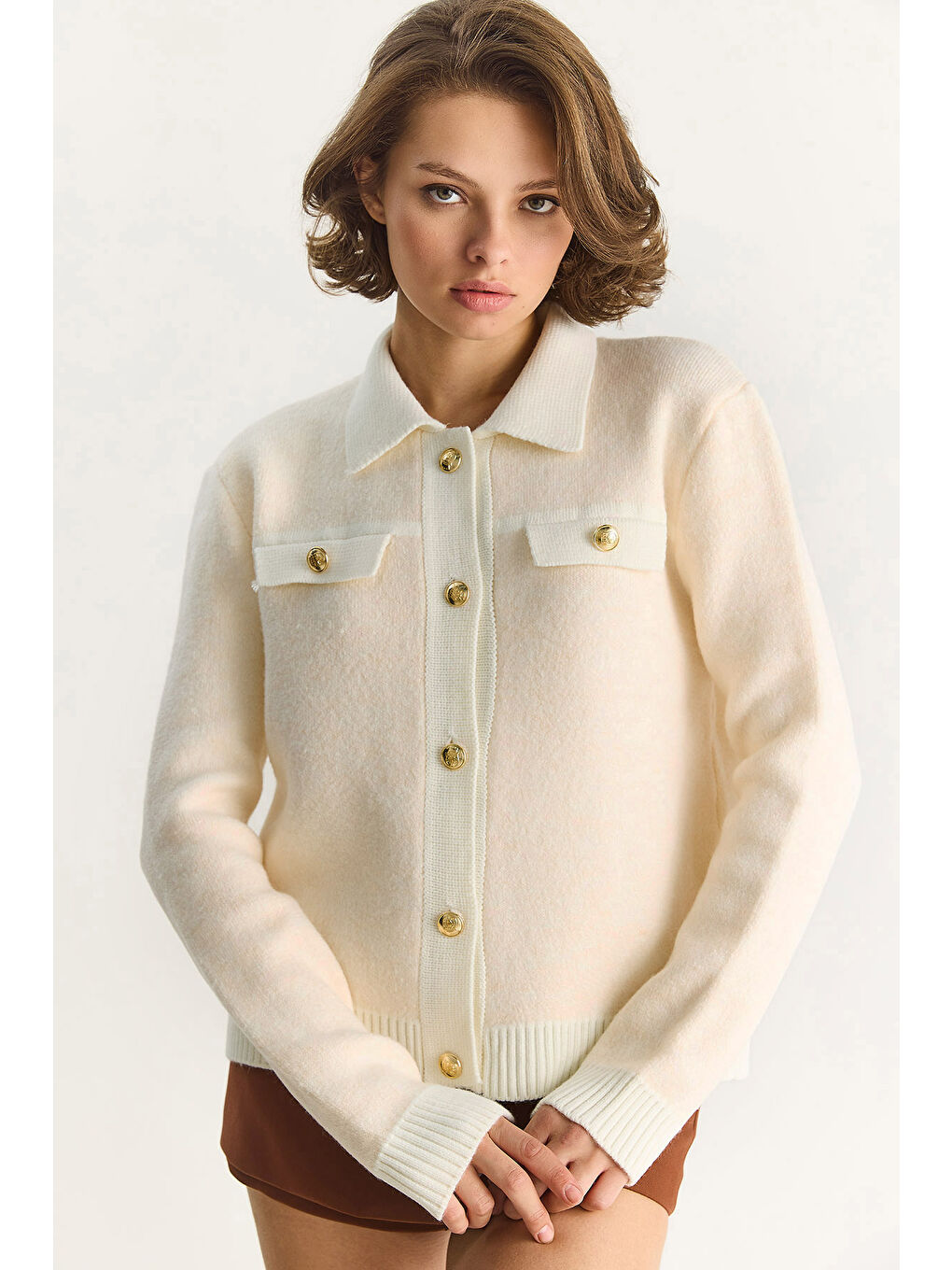 Ekru Kadın Gömlek Yaka Gold Düğmeli Cep Detaylı Triko Hırka TH-3