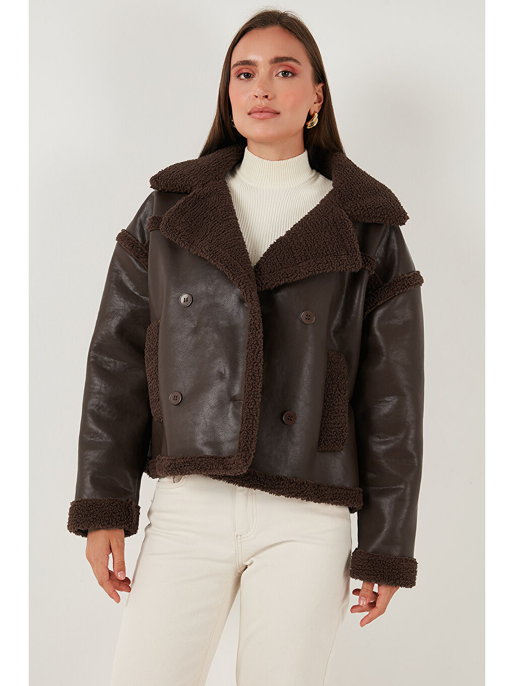 Kahverengi Oversize Kruvaze Yaka Pelüş Detaylı Suni Deri Biker Ceket Mont 6810247-2