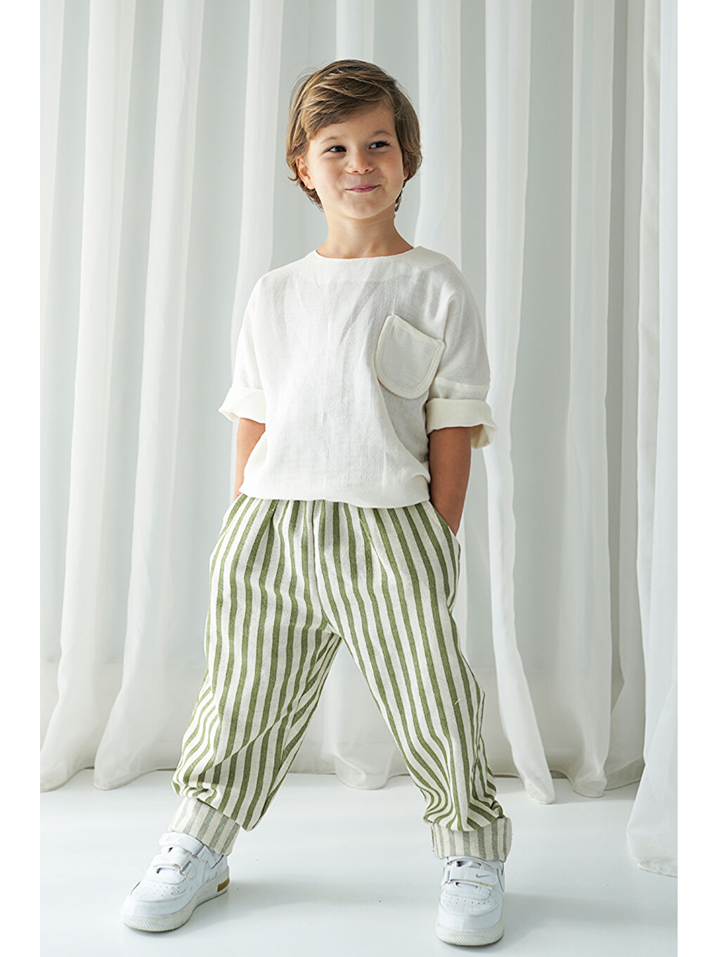 Catz Kids Yeşil Beyaz Çizgili Keten Carrot Pantolon +  Beyaz Müslin Cep Detaylı Gömlek