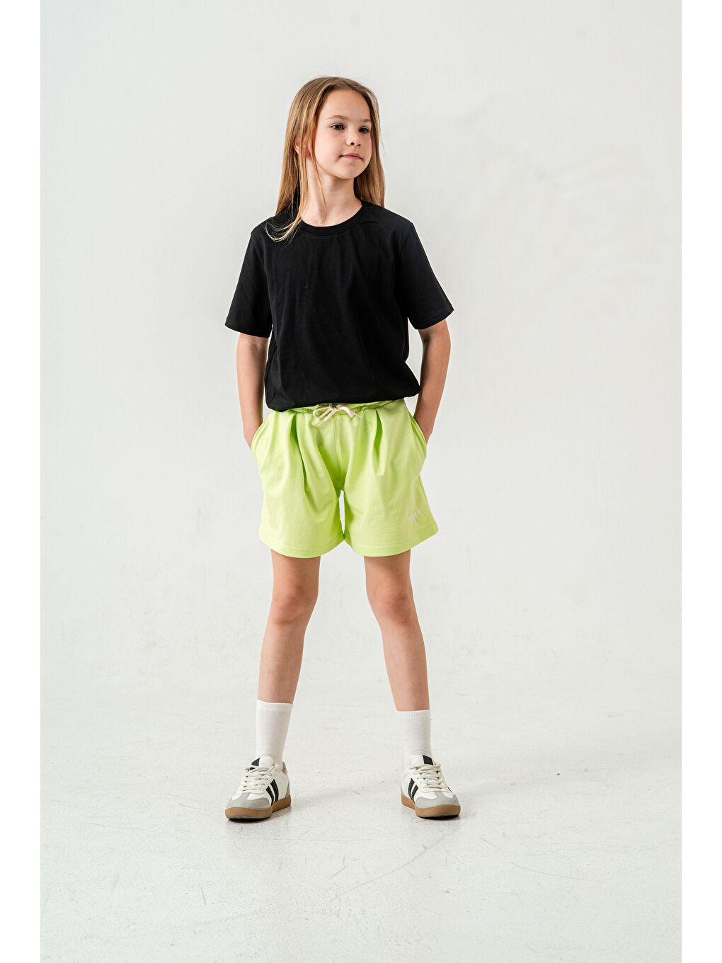 Yeşil Nice Nakışlı Kız Çocuk Şort-1