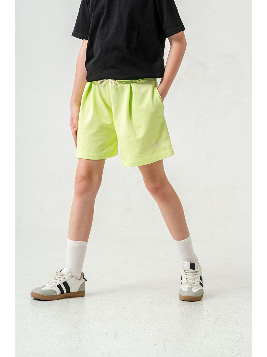 Yeşil Nice Nakışlı Kız Çocuk Şort-7