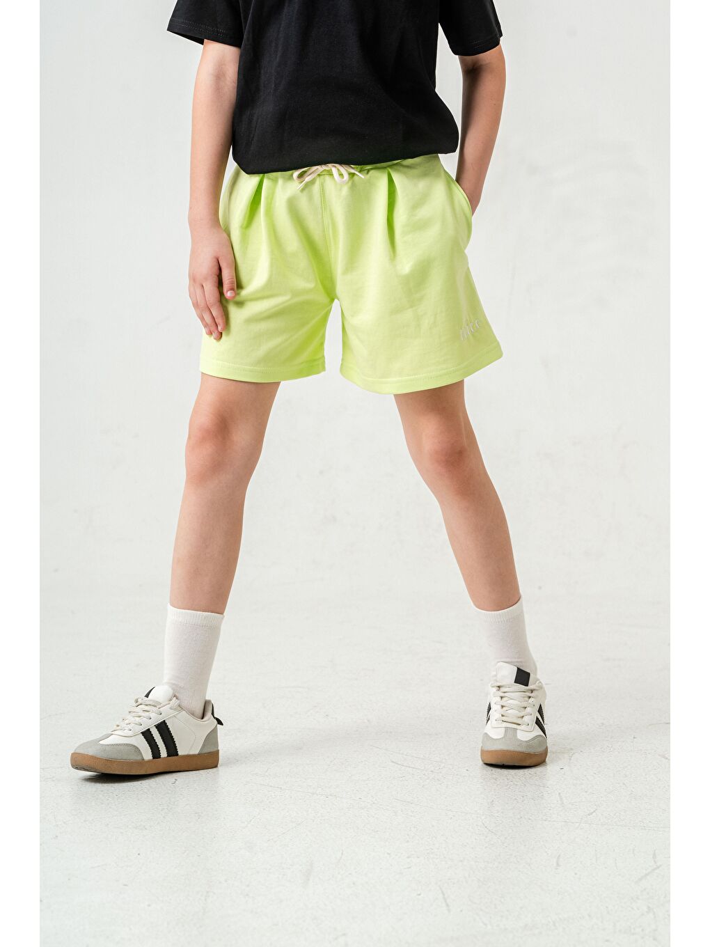 Yeşil Nice Nakışlı Kız Çocuk Şort-8