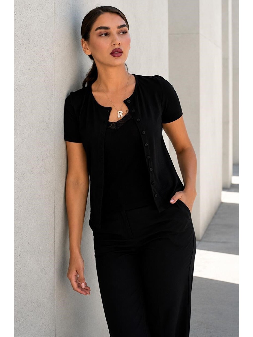 Siyah Dantel Detaylı Slim Fit Kısa Kol Kadın Hırka Mg2710